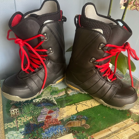 Burton Black and Red Women's Supreme Snowboard Boots - Picture 3 of 11